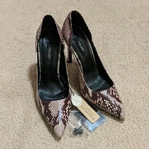 Brand new Zara snakeskin heels sz. 6.5